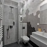 Centre Apartments-old Town شقة