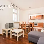 Centre Apartments-old Town شقة
