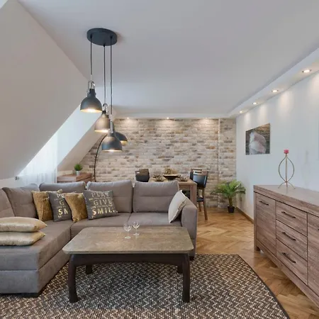 Centre Apartments-old Town